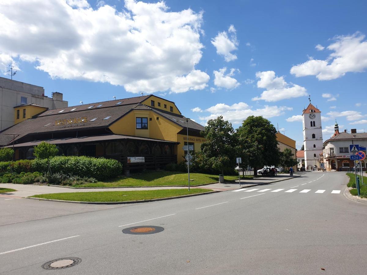 Hotel Straznice Exterior photo